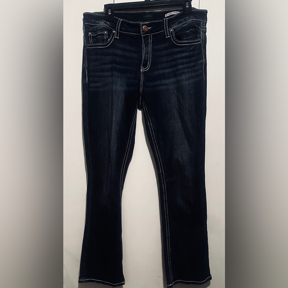 Daytrip dark wash Virgo jeans - Picture 1 of 5